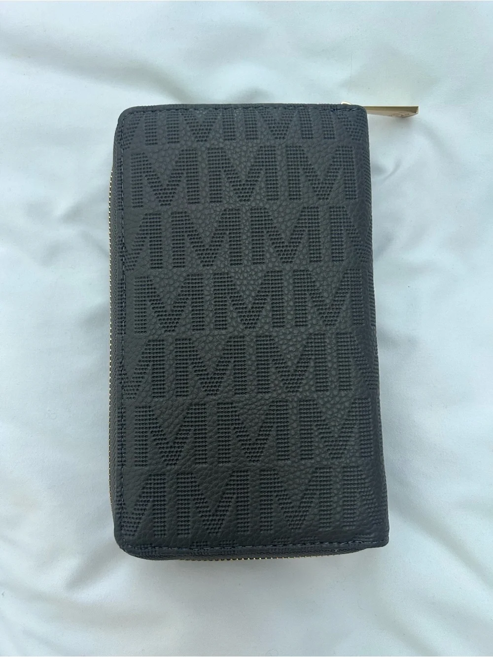 Women's Black cross body wallet
